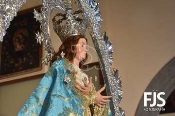 Engalanamiento de la imagen durante la jornada de este viernes/Francisco Santana Ravelo.
